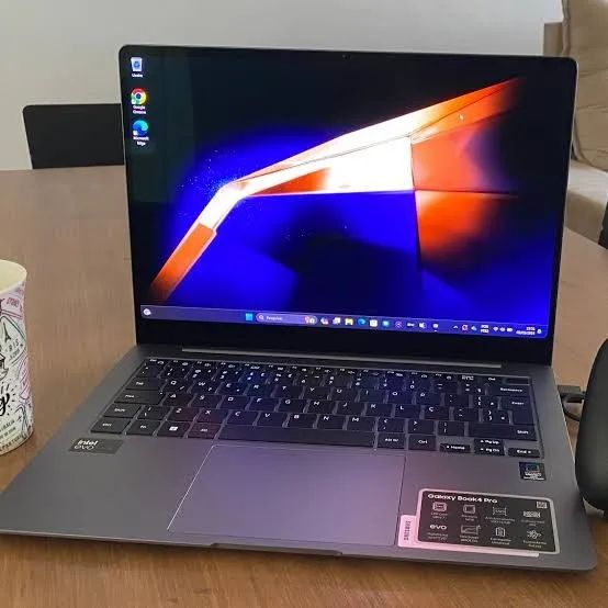 Notebook Galaxy Book 4 Pro 14"