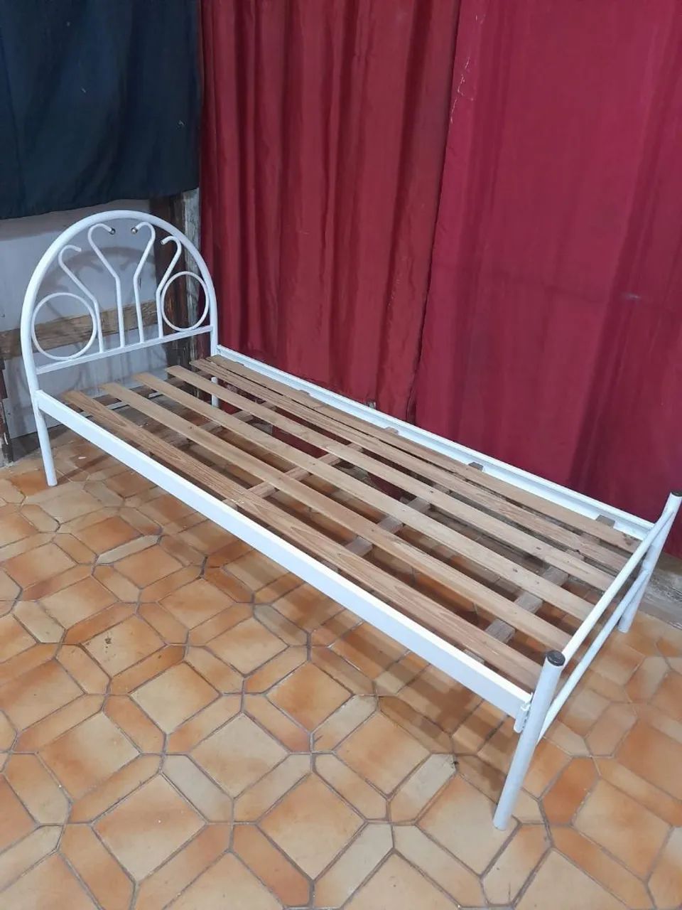 CAMA DE SOLTEIRO DE FERRO ÓTIMO ESTADO ! ! !  - Foto 2