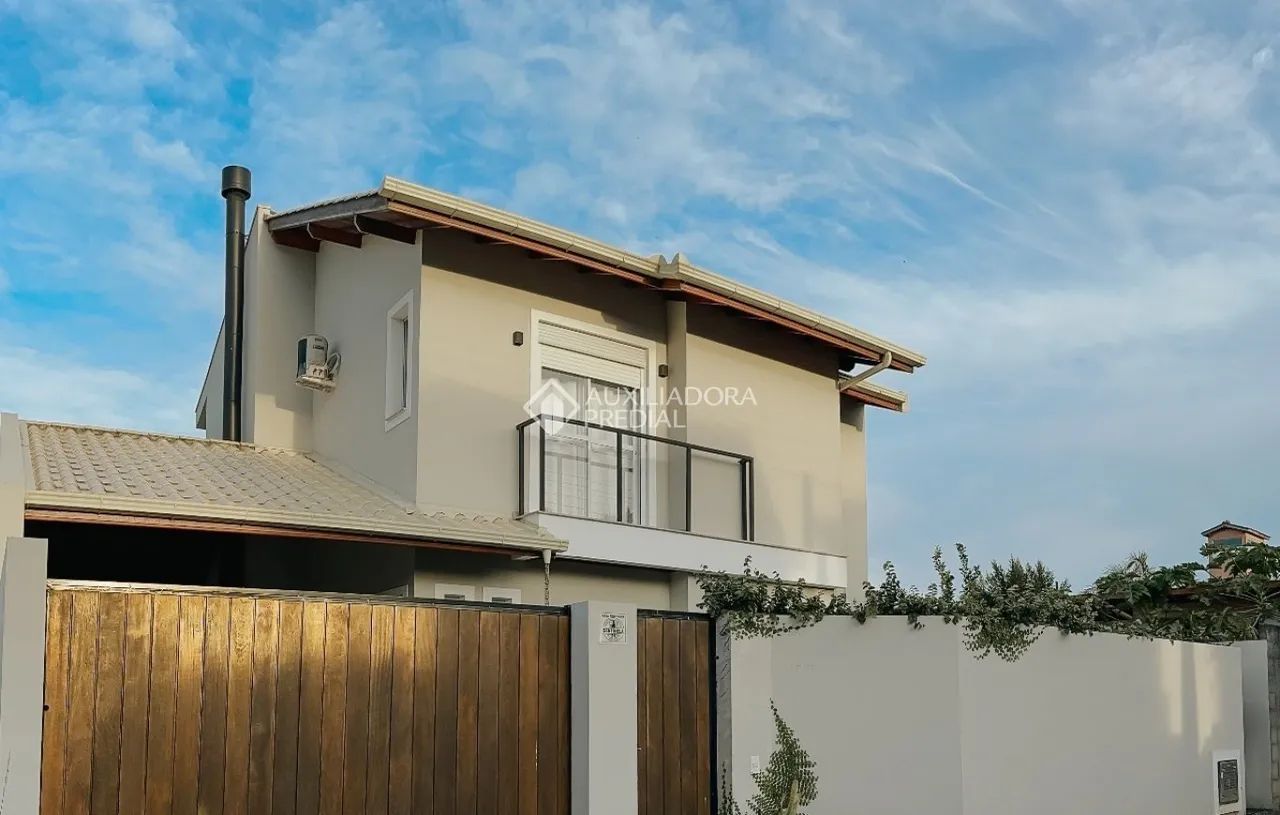 Ponto nobre, fácil acesso e cercada de comércio e serviços. Casa pronta para criar memória - Foto 5