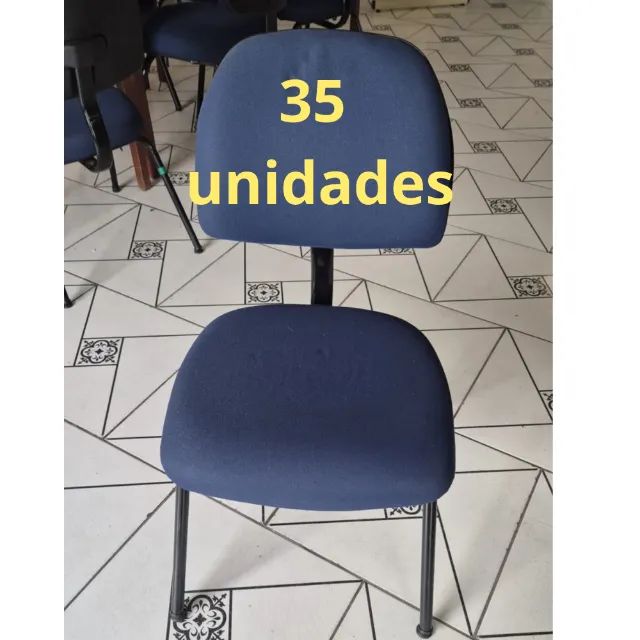 Cadeira estofada fixa azul