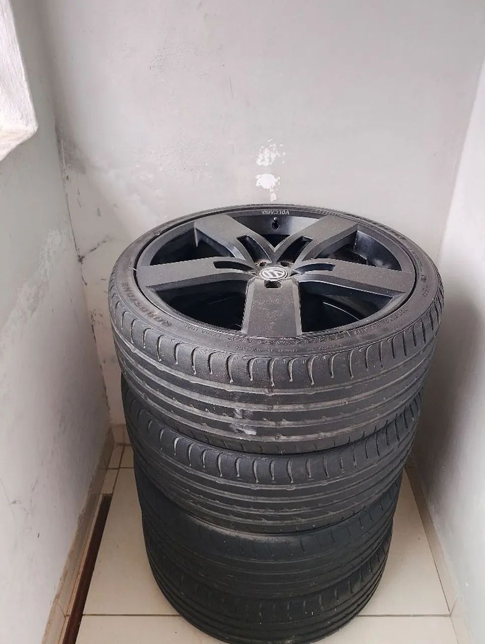 Aro 225/35/20