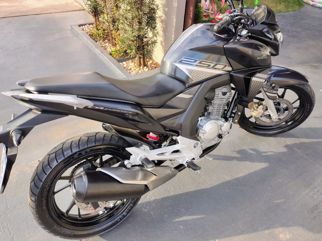 CB 250F Twister  - Foto 4