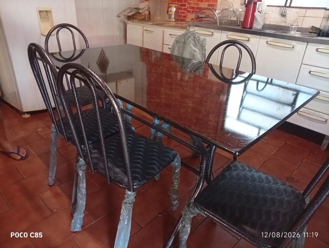 Mesa com 6 cadeiras 