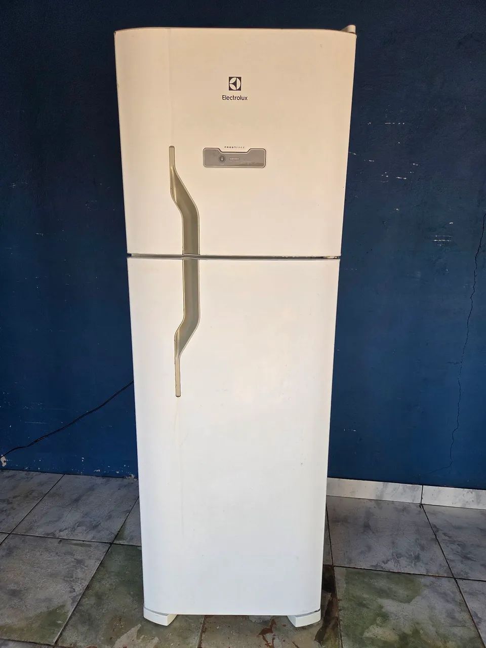 Vendo geladeira Electrolux 