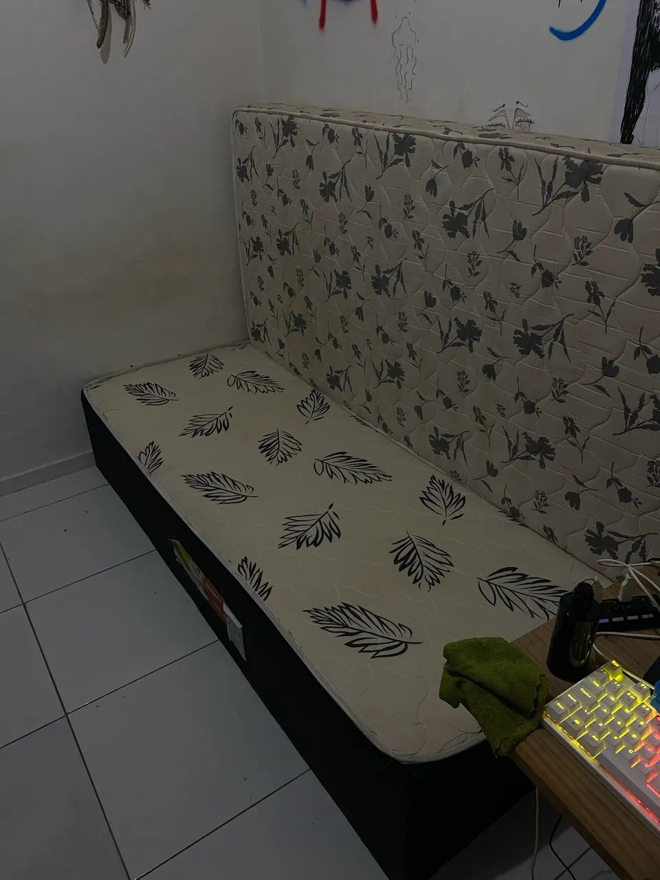 Cama box +  colchão ortopédico 