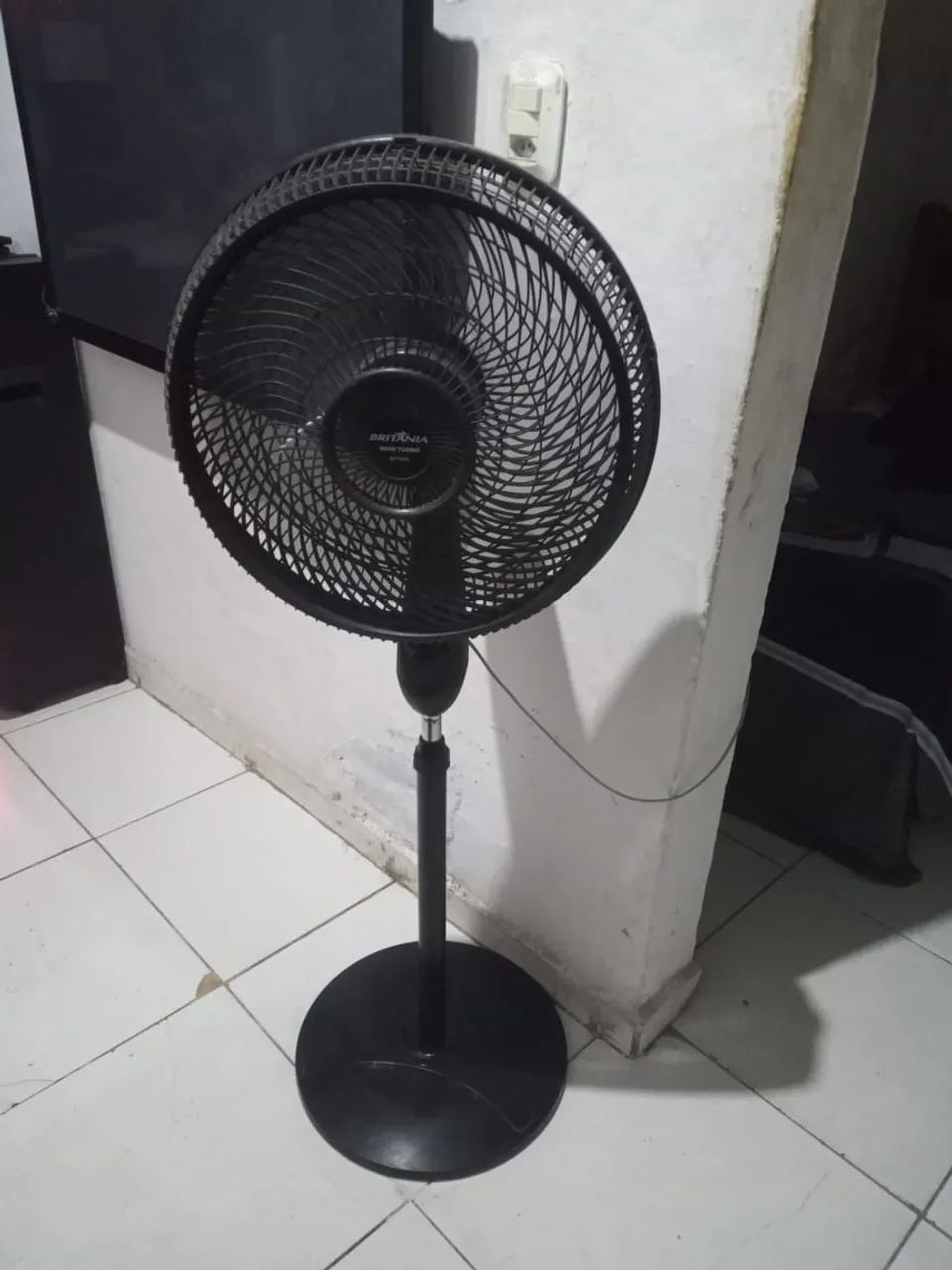 Ventilador Britânia de pé 