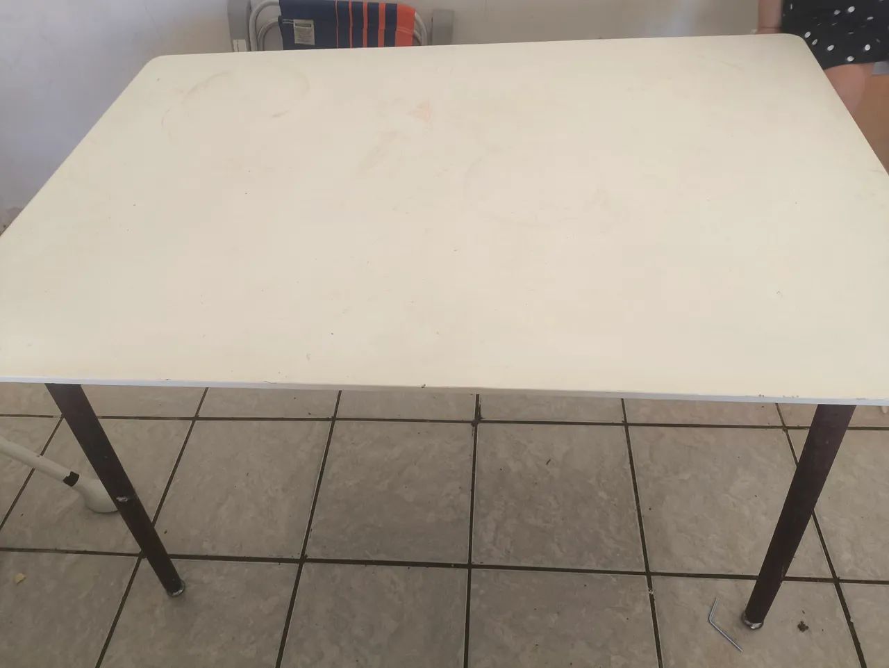 Mesa 80x120 com 3 cadeiras  - Foto 2