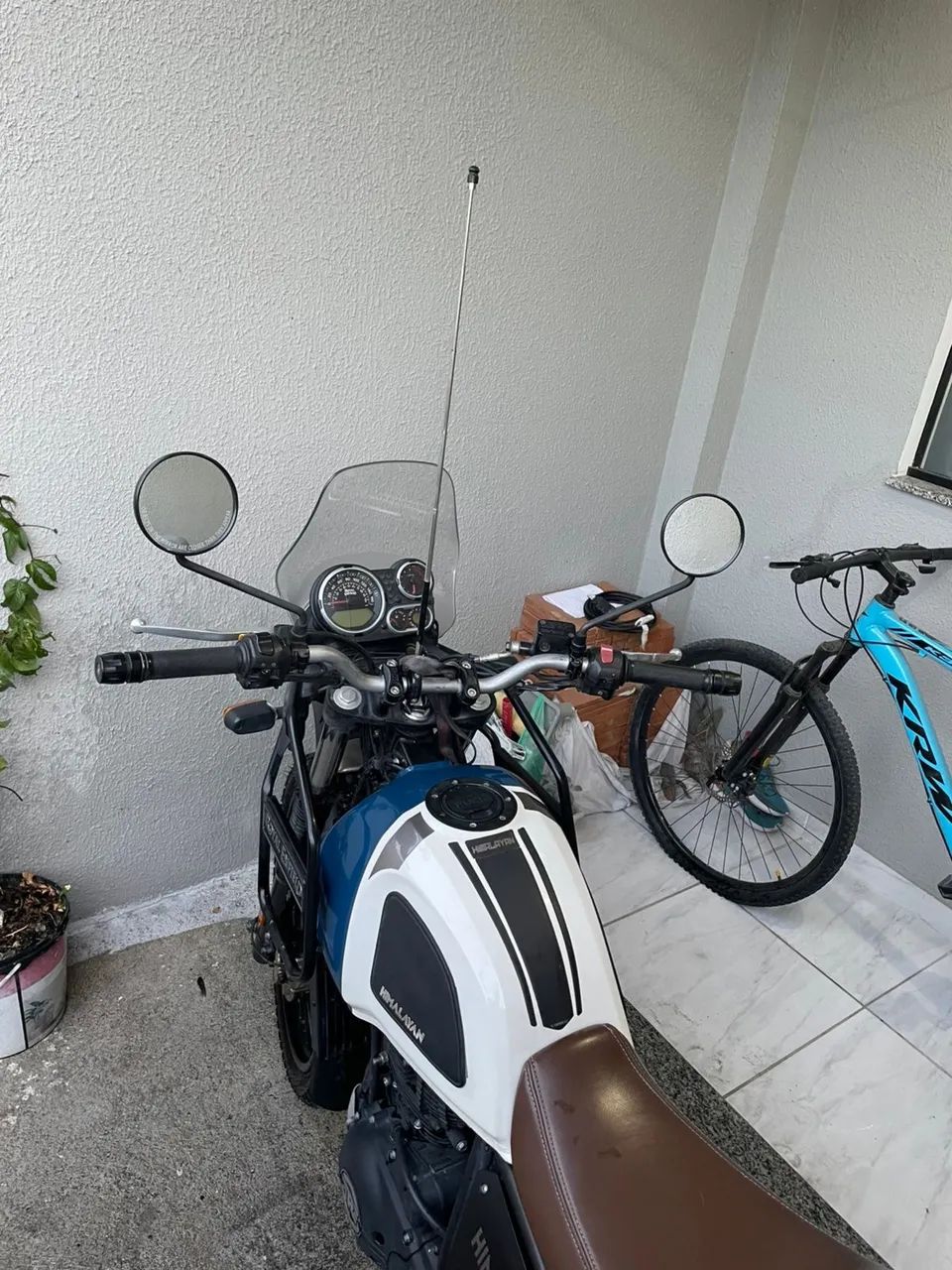 Moto Himalayan  - Foto 4