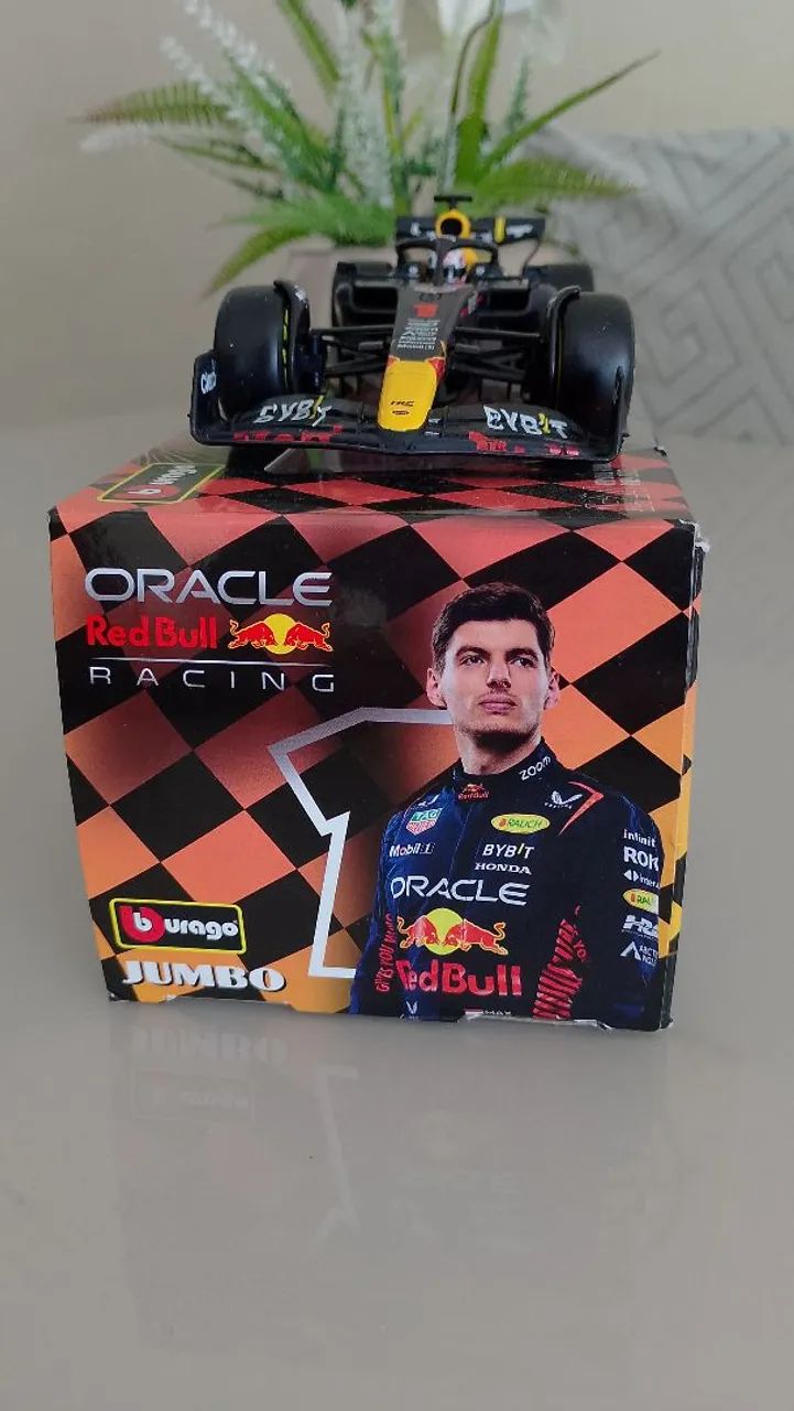 Red Bull Racing RB19 (2023) - Max Verstappen - Foto 4