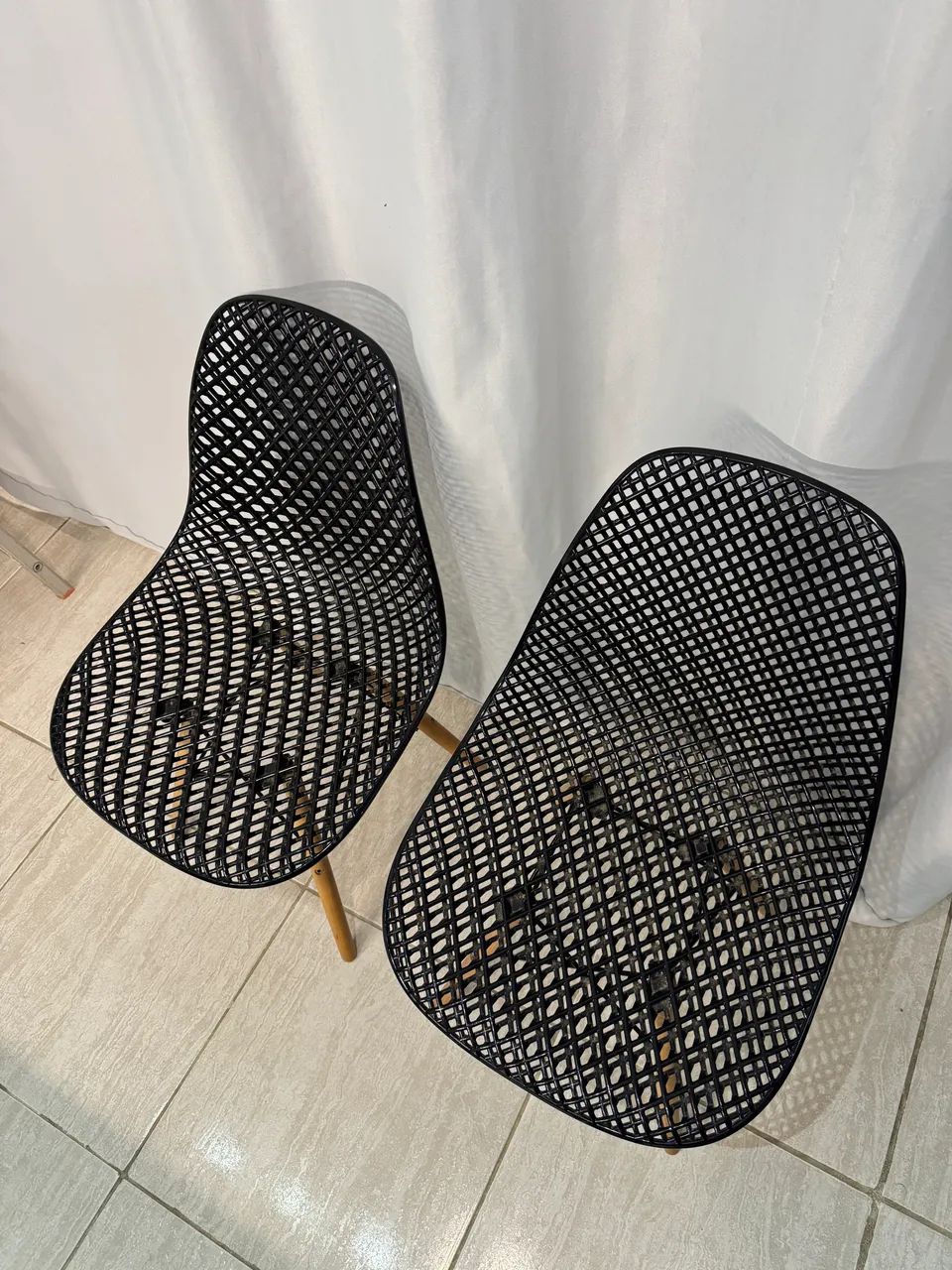 Cadeira Eames Eiffel Preta Vazada - Foto 4