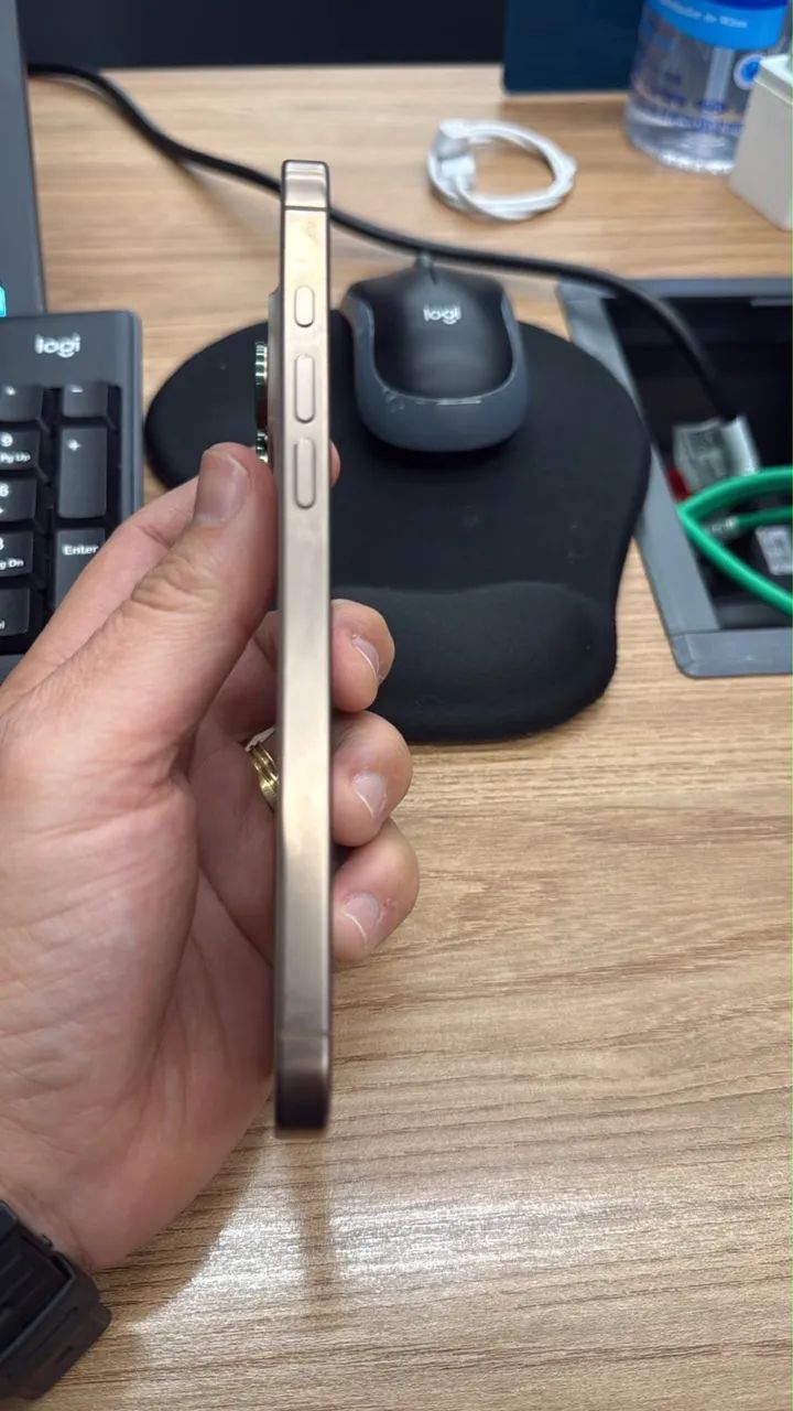 iPhone 16 pro Max desert  - Foto 3