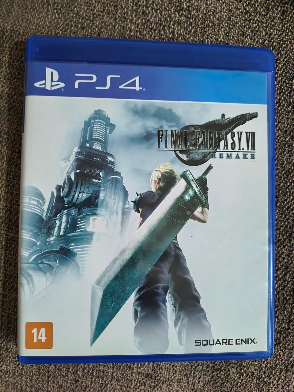 Final Fantasy VII remake em ótimo estado
