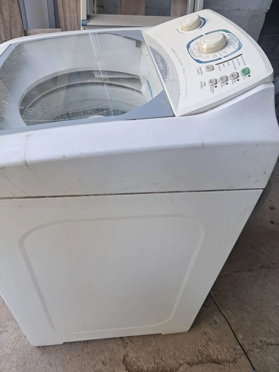 Máquina de lavar Electrolux 10 quilos com defeito. R$150,00. - Foto 2