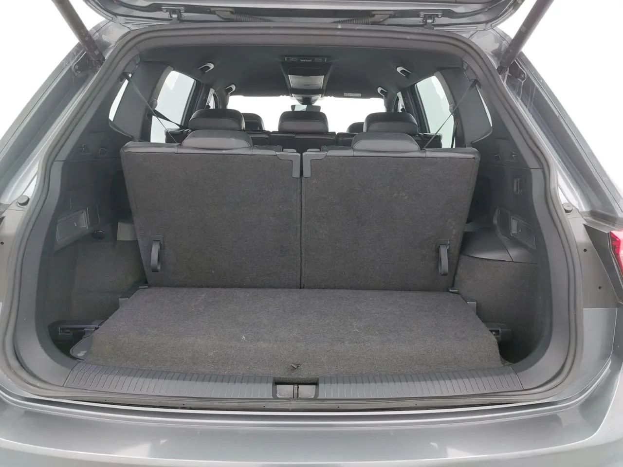Volkswagen Tiguan Allspac R-Line 300 TSI 2.0, foto 9 de 18