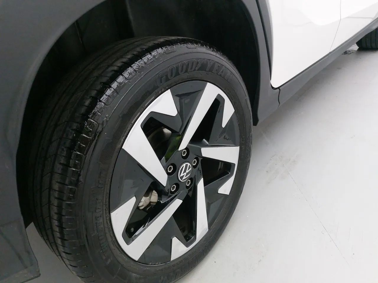 Volkswagen Tera High 1.0 170 TSI Flex 12V 5p Aut, foto 14 de 18