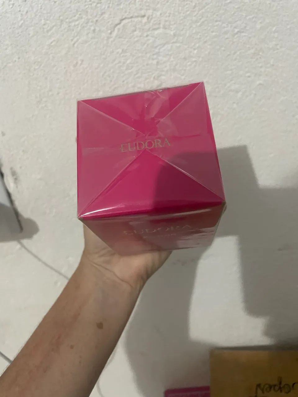 Vendo perfume lacrado kissme  - Foto 2