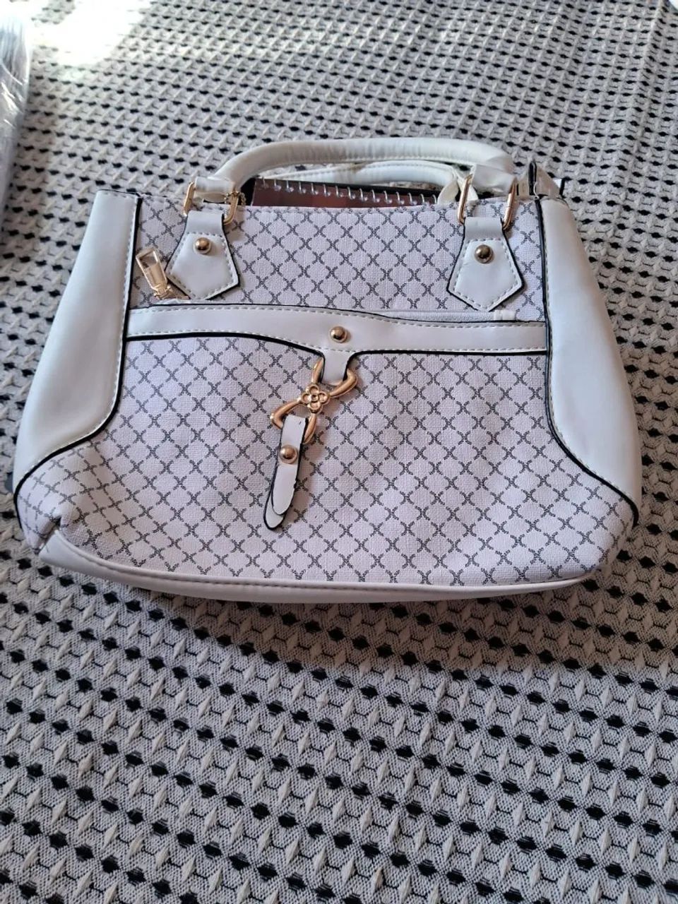 Por. 120. -  Bolsa feminina  - Foto 4