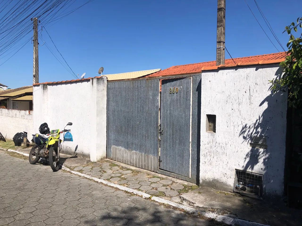Alugo casa 