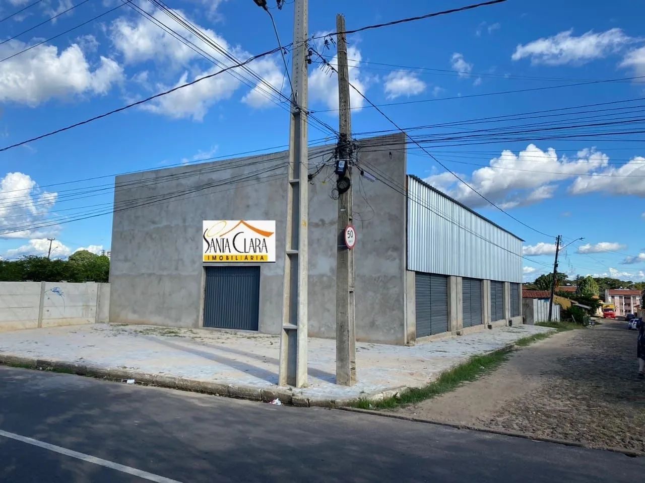 SANTA CLARA ALUGA GALPÃO COMERCIAL 