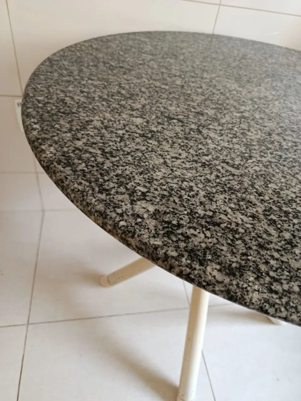 mesa redonda, tampo de granito - Foto 2