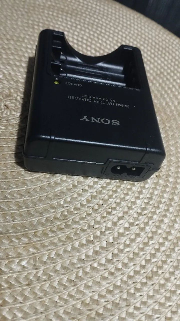 Carregador Original da Sony para Pilhas Modelo:BC-CS2A R$:100 REAIS  - Foto 4