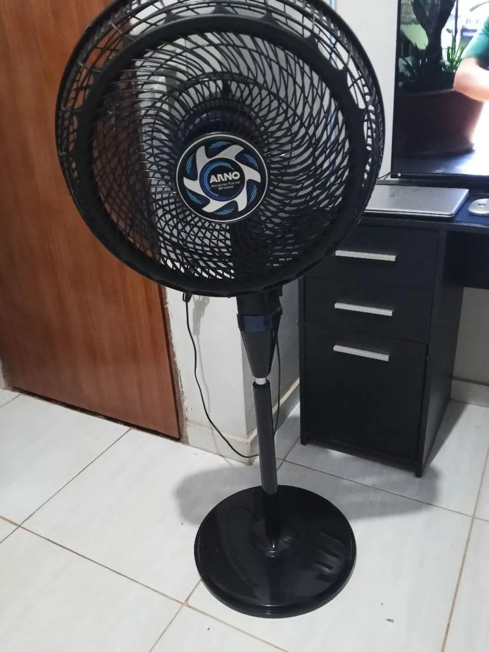 Ventilador de Coluna Arno