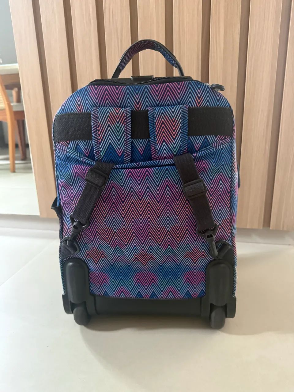 Mochila Kipling com rodinhas  - Foto 4