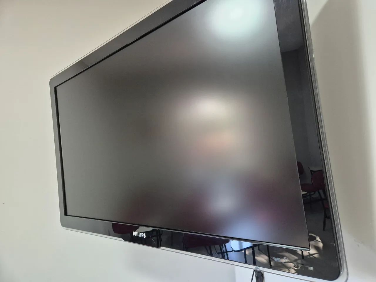 TV Philips 118x72 cm - Foto 2
