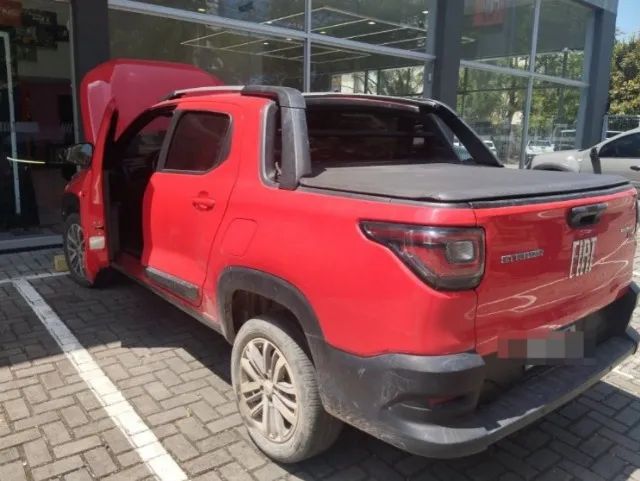 Fiat Strada Volcano 1.3 Flex 8V CD Aut. 2023 - Foto 4