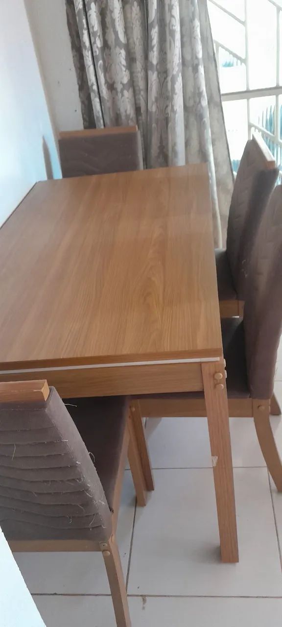 Mesa com 4 cadeiras  - Foto 3