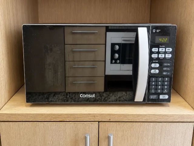 IMPERDÍVEL- Microondas Consul Espelhado 20L