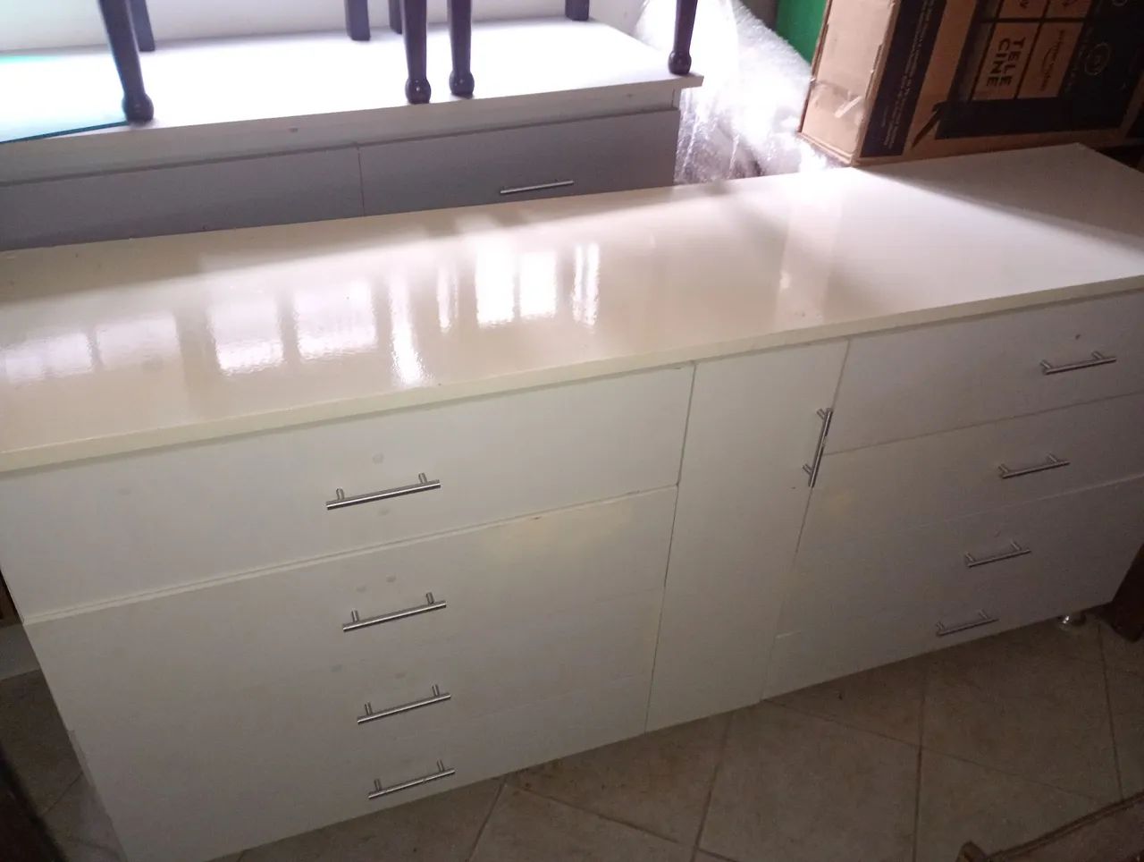 Cômoda de 8 gavetas e uma porta - Foto 4