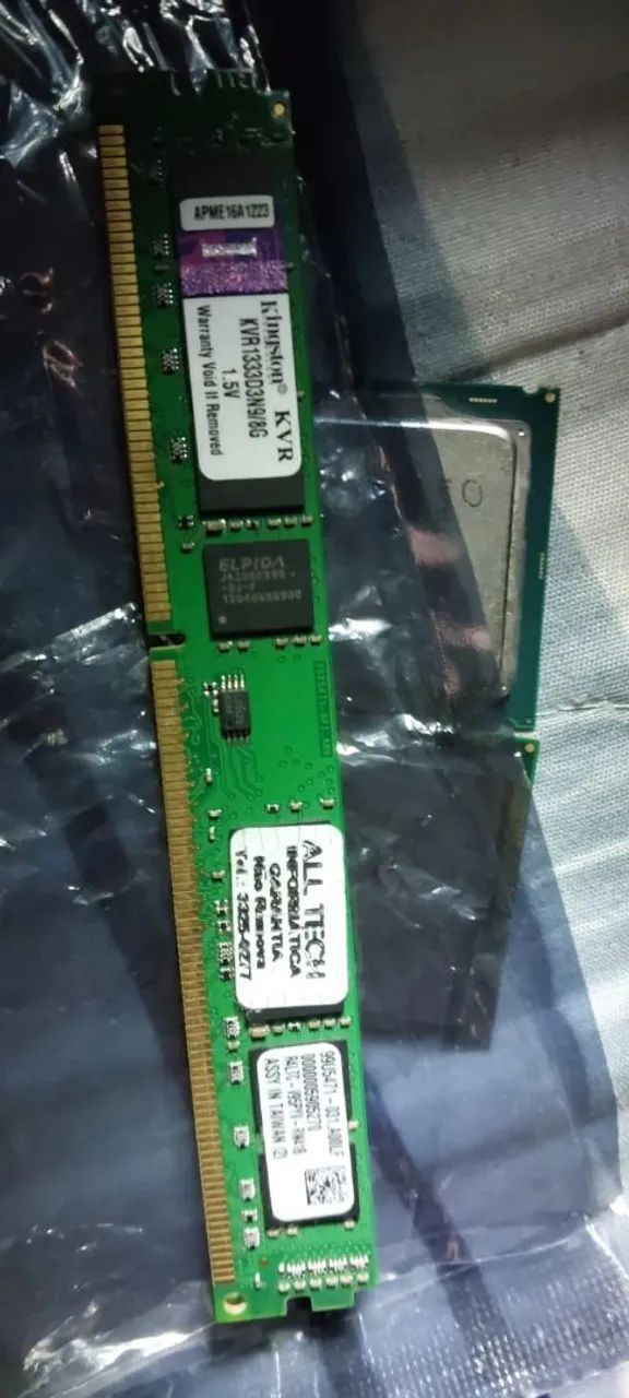 Processadores  memórias  a combinar 