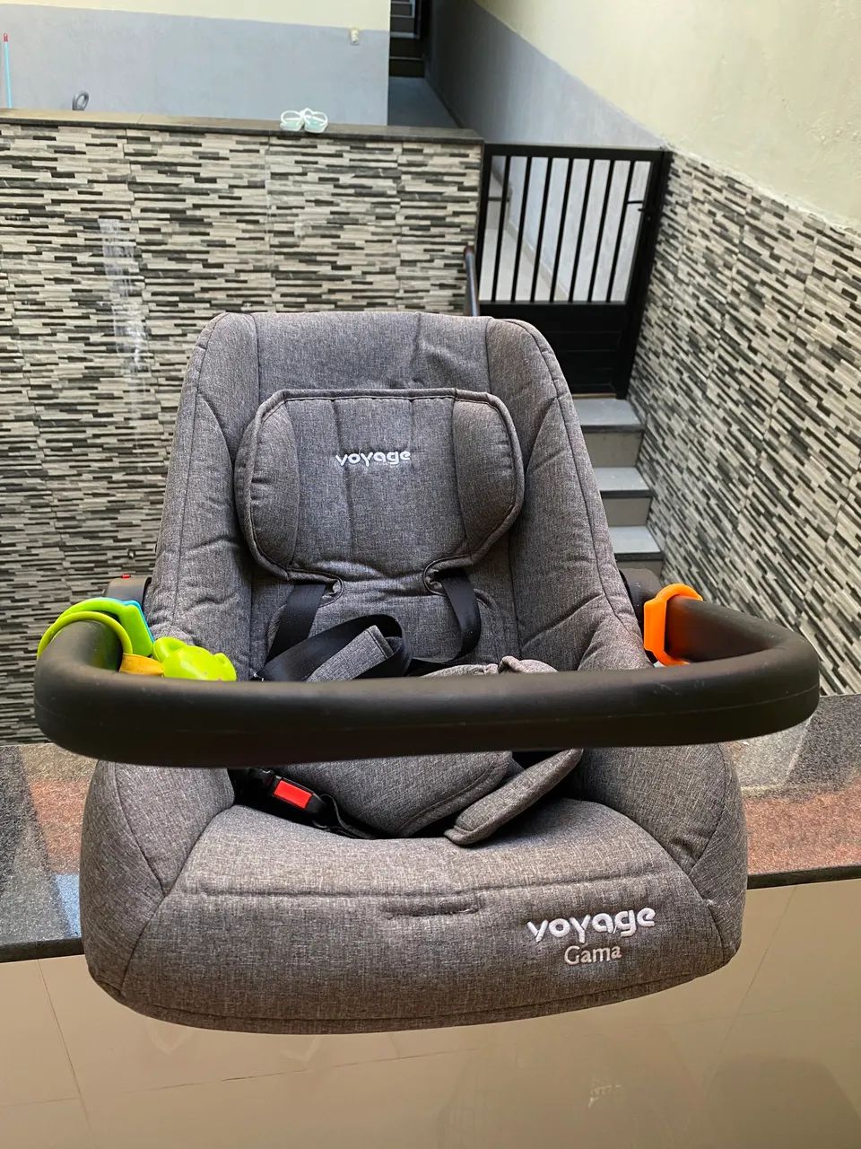 BEBÊ CONFORTO COM BRINQUEDOS 