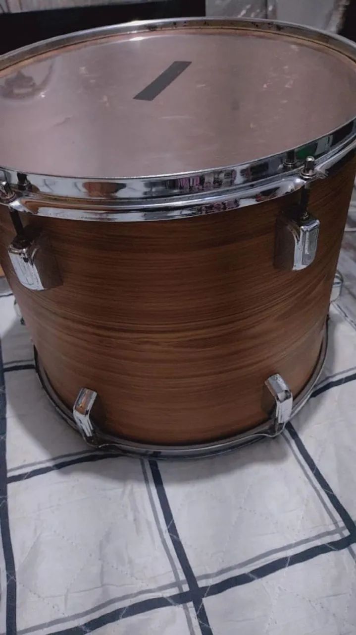 Surdo de bateria 16