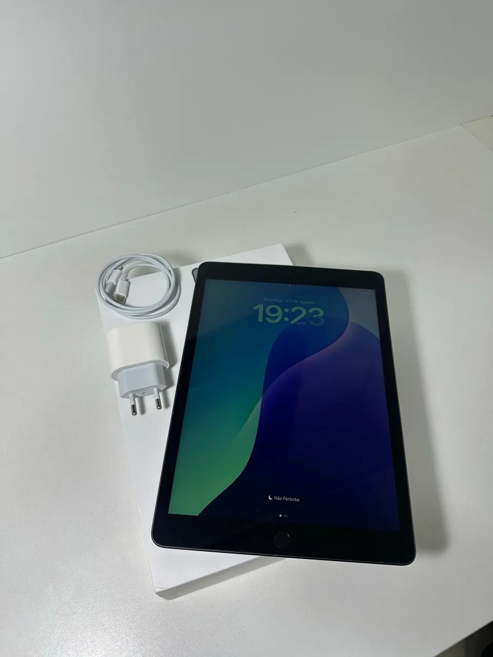 iPad 8ª Geração 32GB + Caixa + Carregador Original + Capinha - Foto 2