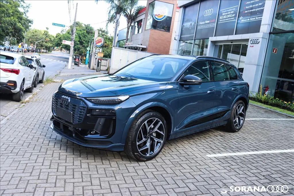 Audi E-Tron Performa. Black Aut. (elétrico) 2025 - Foto 2
