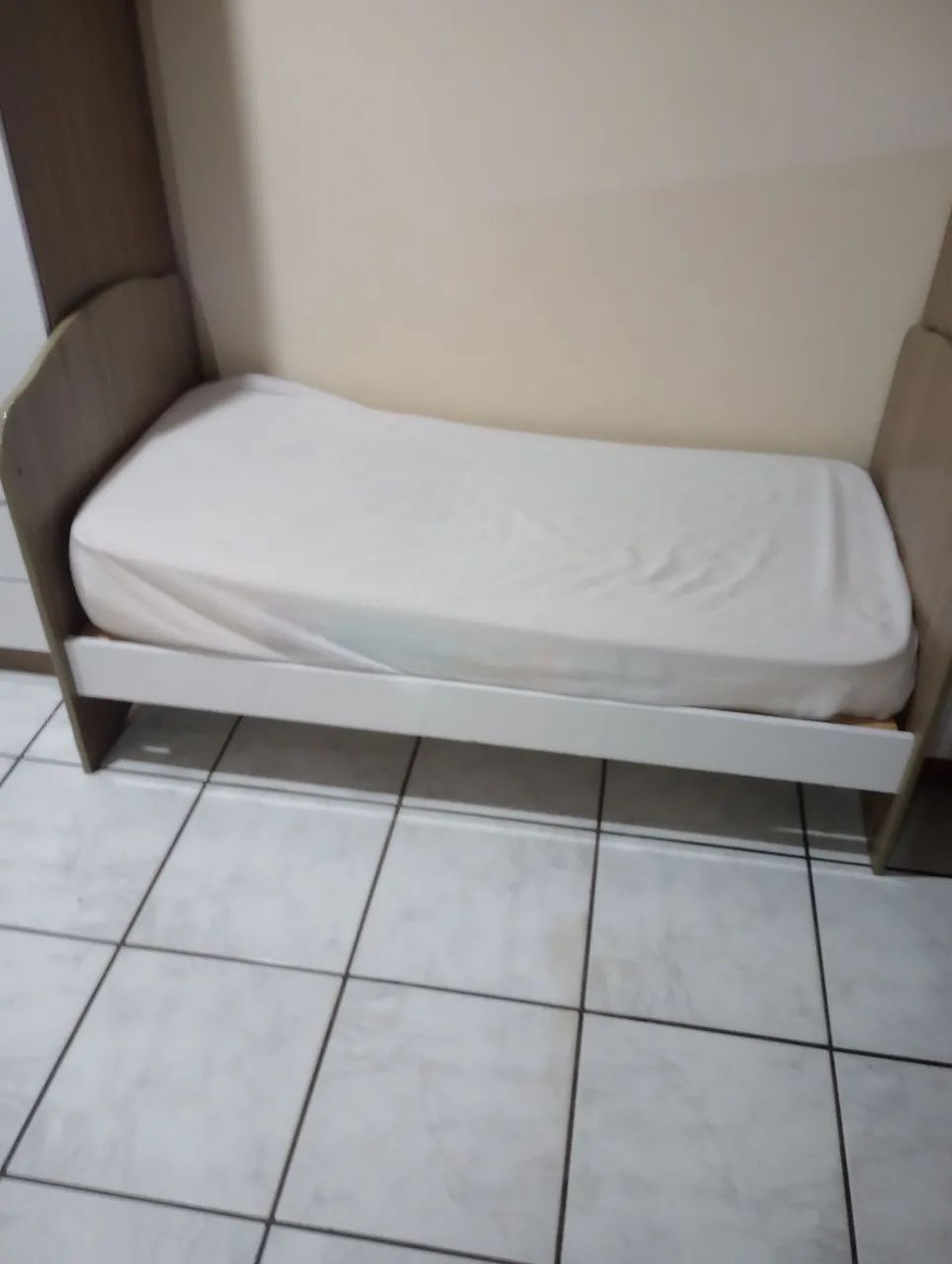 Cama infantil com colchão 