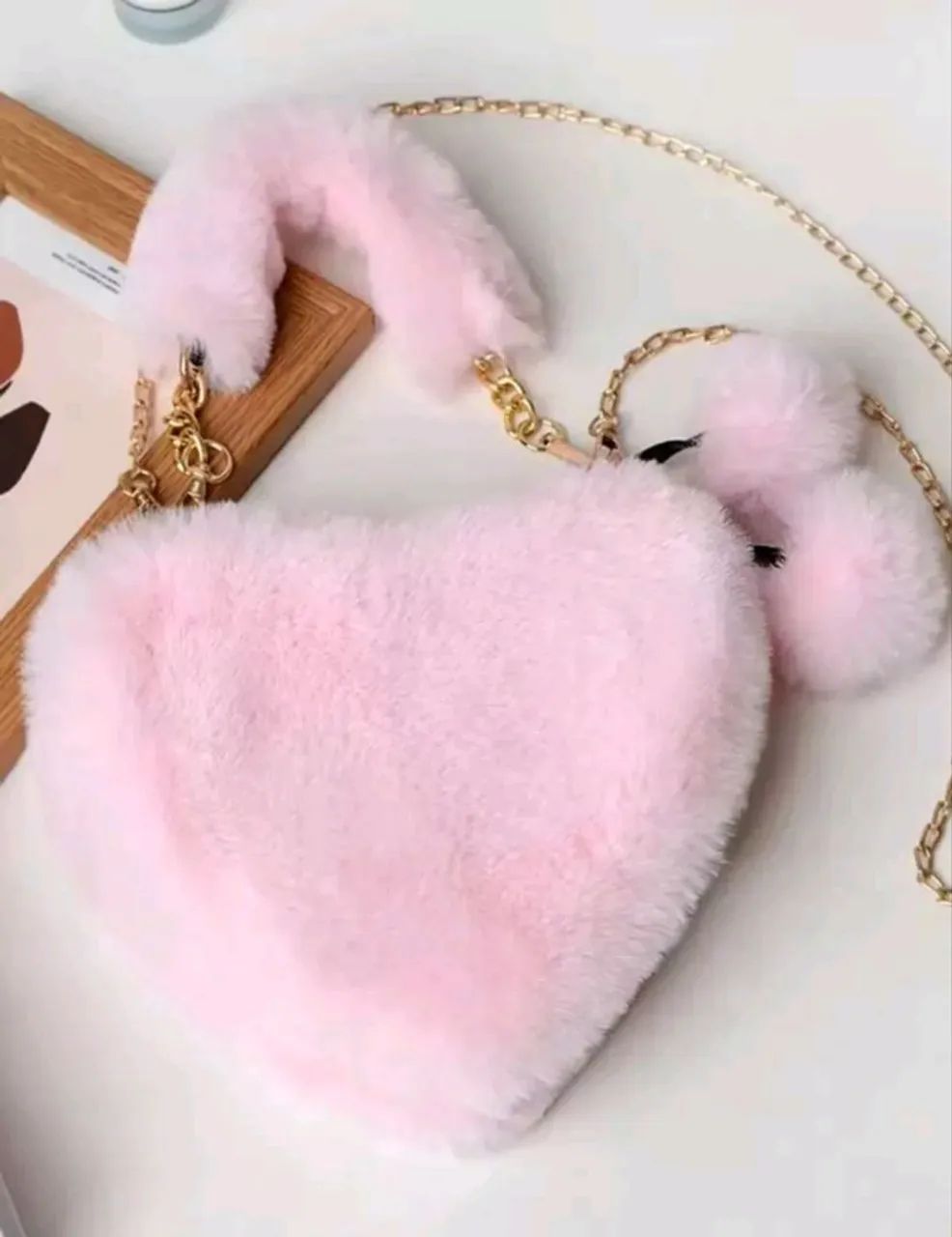 BOLSA FEMININA PELÚCIA CORAÇÃO ROSA - Foto 4