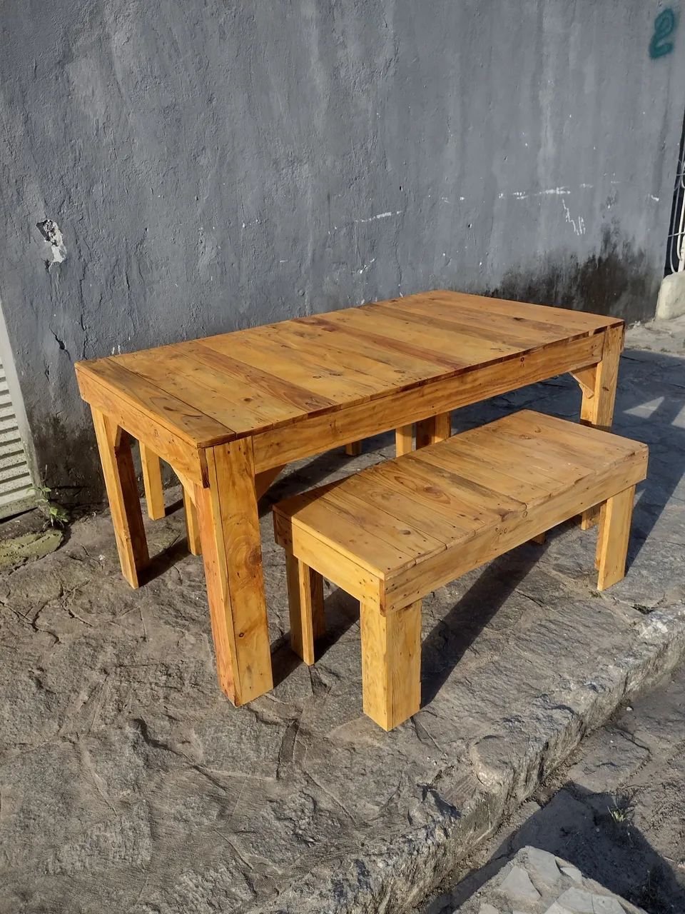 Mesa de palete+ bancos  - Foto 2