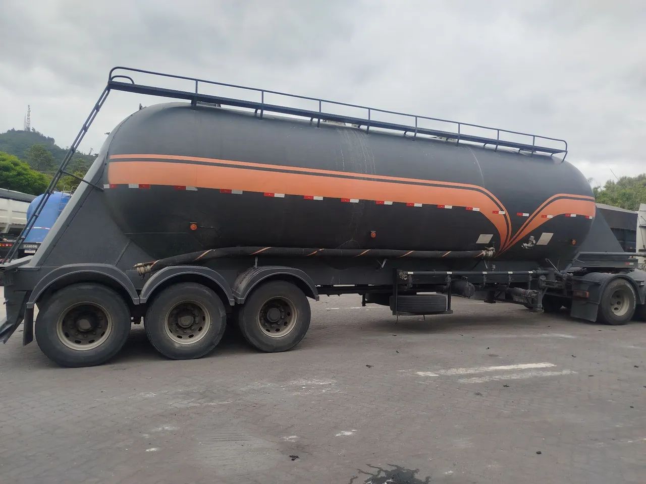 Carreta silo Cimento  - Foto 2