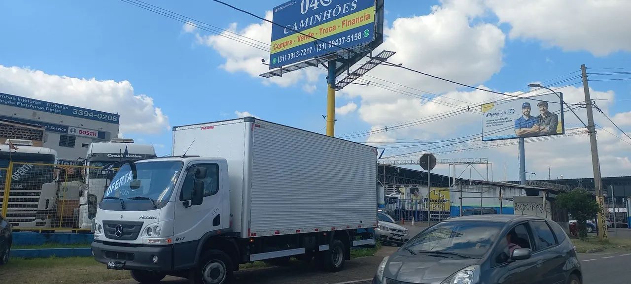 Caminhão   Okm  817 com bau