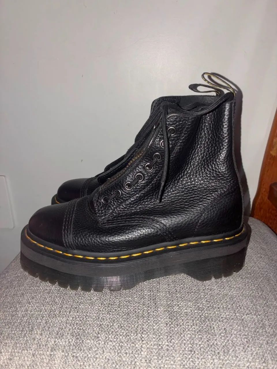 Bota Dr. Martens Sinclair Max feminina - Foto 3