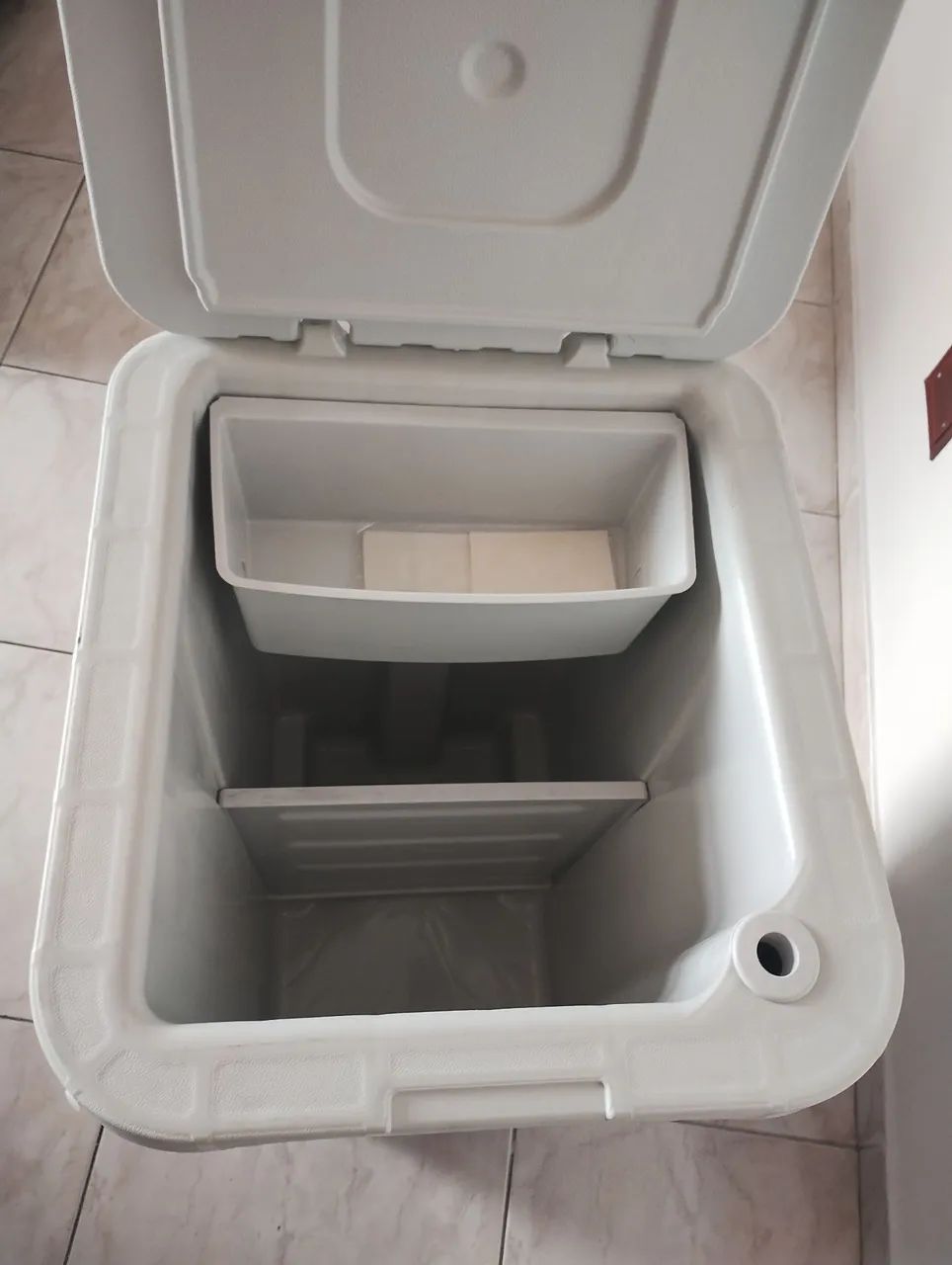 Carrinho Caixa Cooler Termico Com Rodas Antares 63 Litros - Foto 4