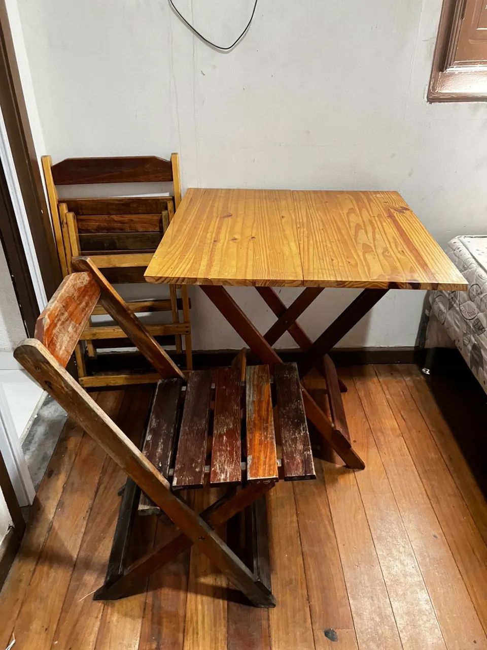 Mesa com cadeiras  - Foto 2