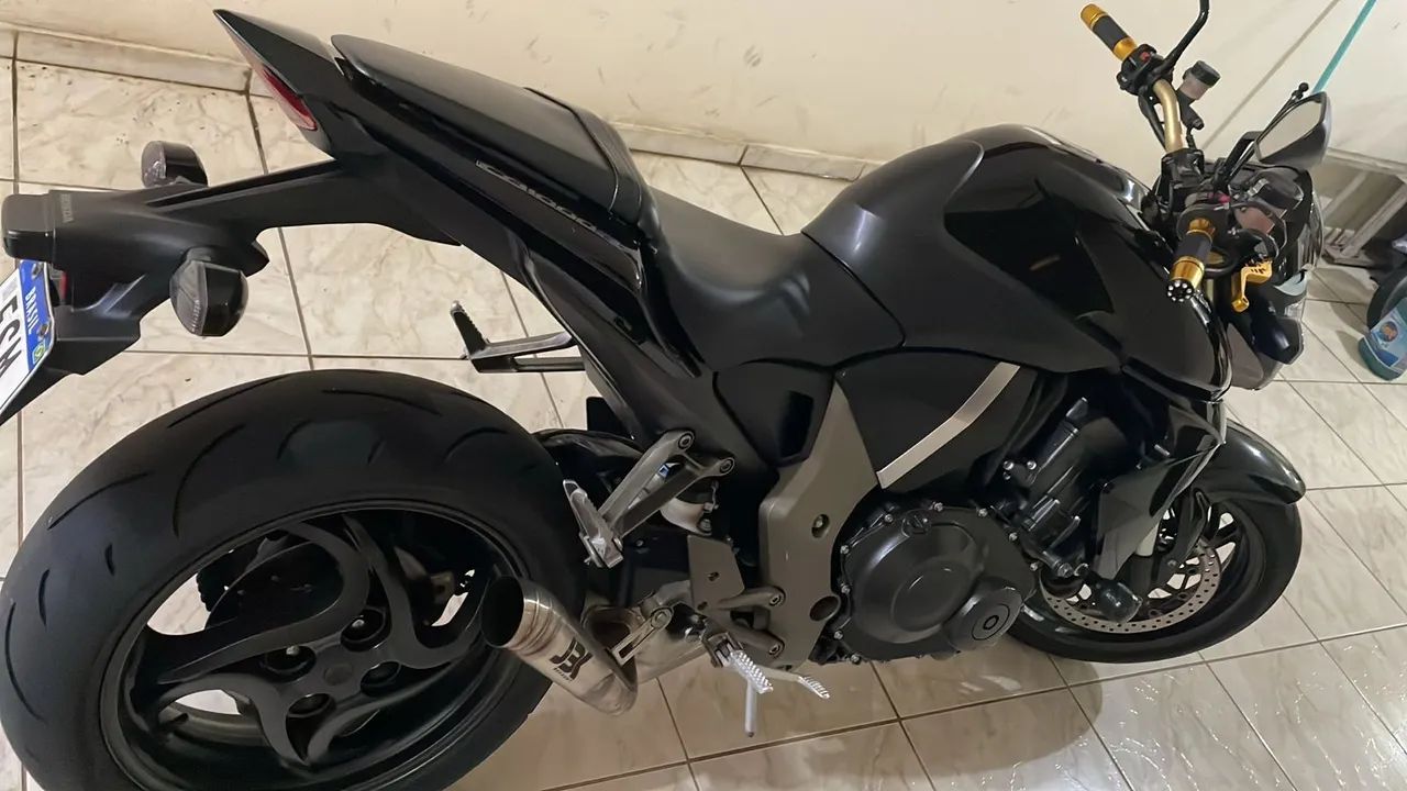 HONDA CB 1000R 18 MIL KM IPVA PAGO AC TROCA  - Foto 9