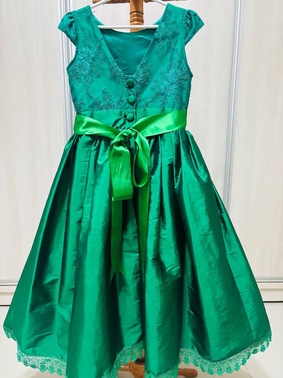 Vendo vestido infantil de festa para crianças de 8 a 10 anos. - Foto 2
