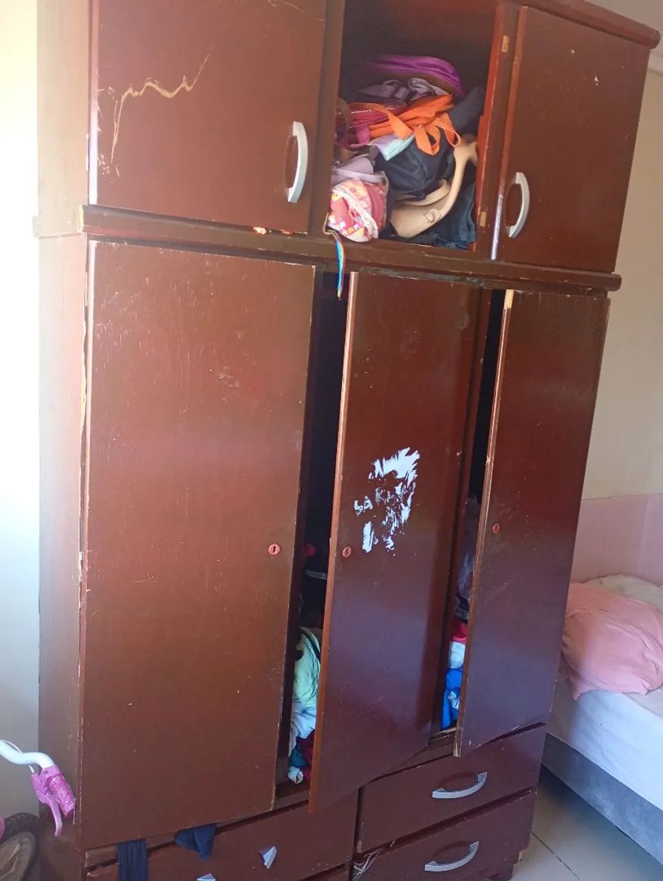 Guarda-roupa de madeira - Foto 2