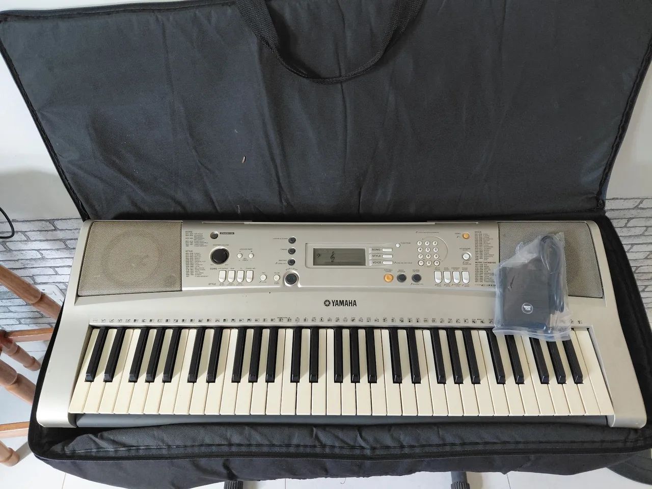Vendo teclado Yamaha PSR E313, em perfeito estado - Foto 3