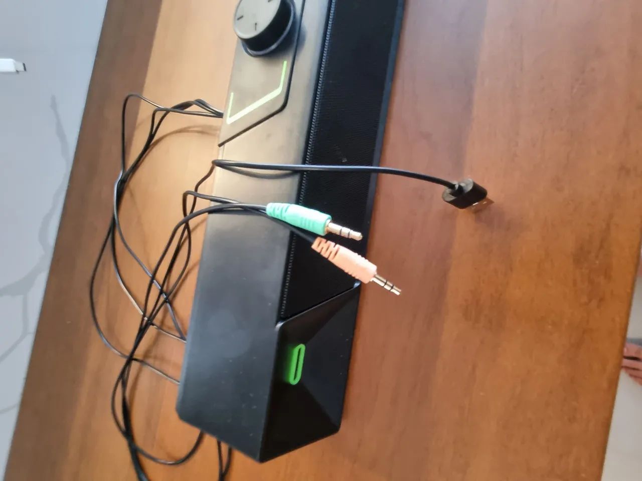 TV LCD 22" AOC e Soundbar Caixa de Som Gamer  - Foto 5